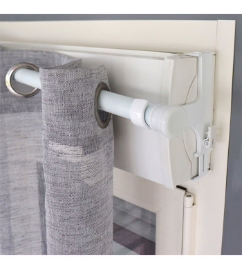 Optez pour un support tringle rideau pour caisson volet roulant pratique et compatible avec la plupart des coffres.