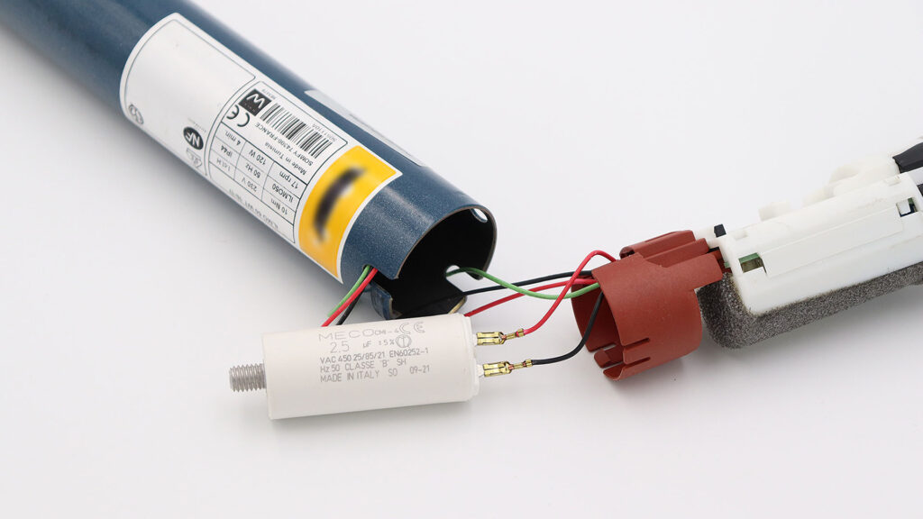 Condensateur Somfy 2,5µF avec tube moteur Somfy ILM050 et connecteur : remplacement du condensateur de volet roulant