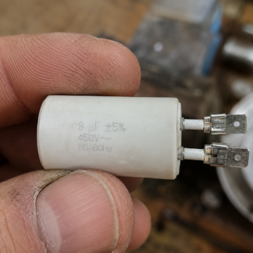 Volet roulant bloqué : pièce et connectique à vérifier pour débloquer le moteur